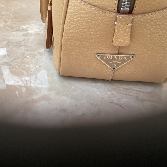 PRADA authentic double handle handbag - Picture 3 of 10